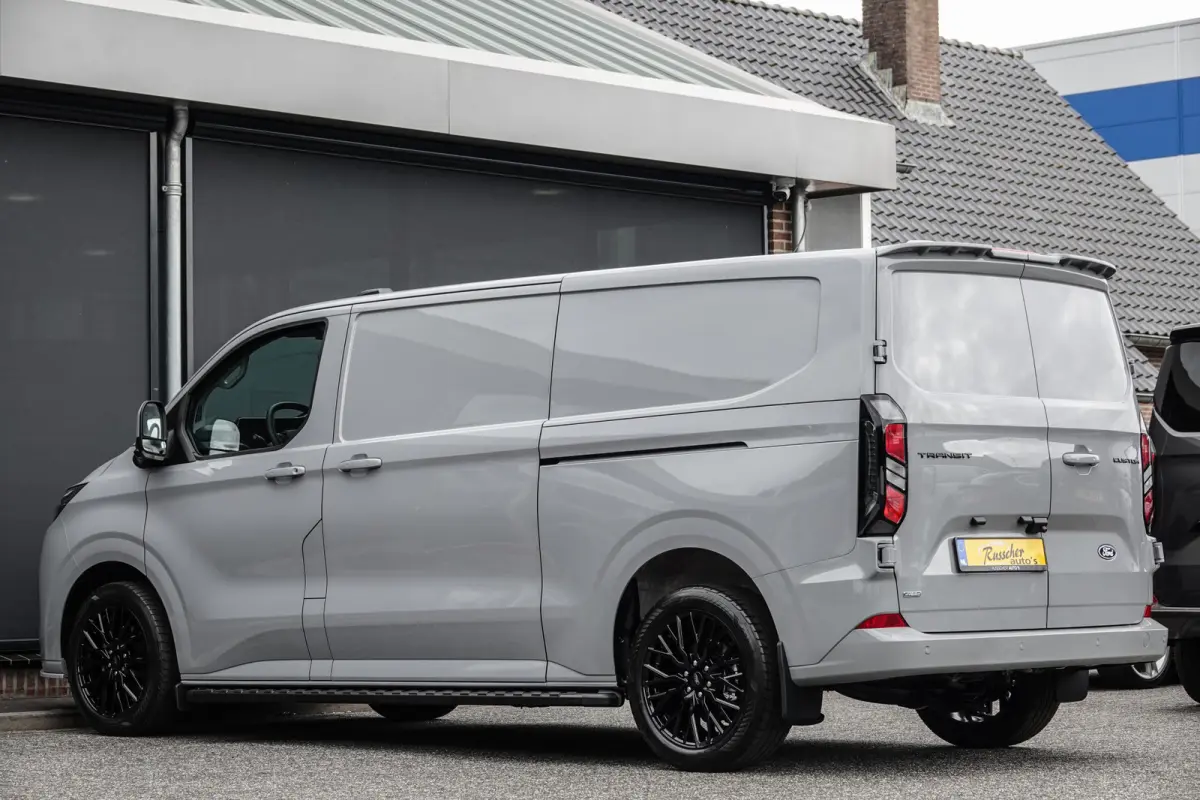 L2H1 2.5PHEV 233Pk Aut. | Limited | Plug-In Hybrid | 360° Camera | 2x Schuifdeur | Spoilerpack | 19'' | Grey Matter