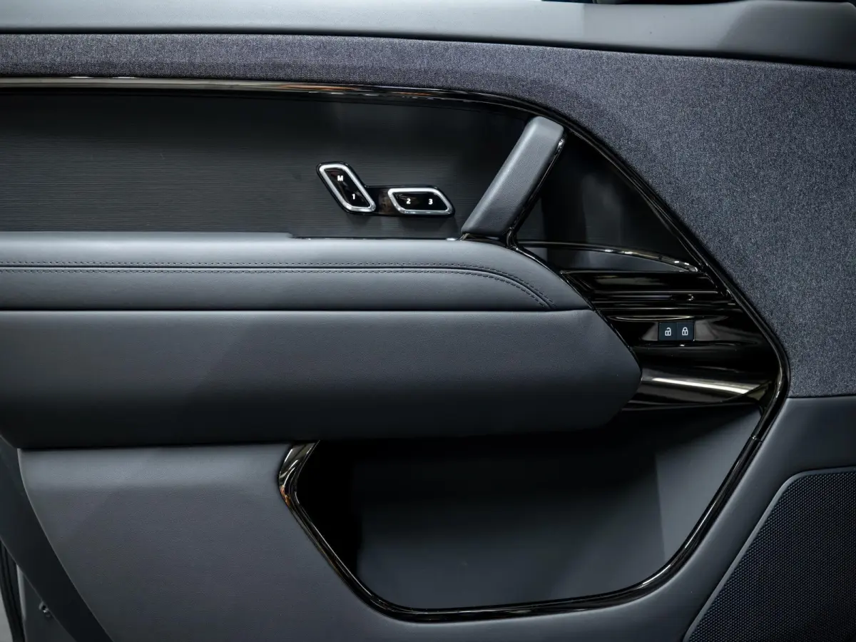 3.0 P550e Autobiography Edition PHEV | Trekhaak | Koelbox | Vierwielbest. | Massage |