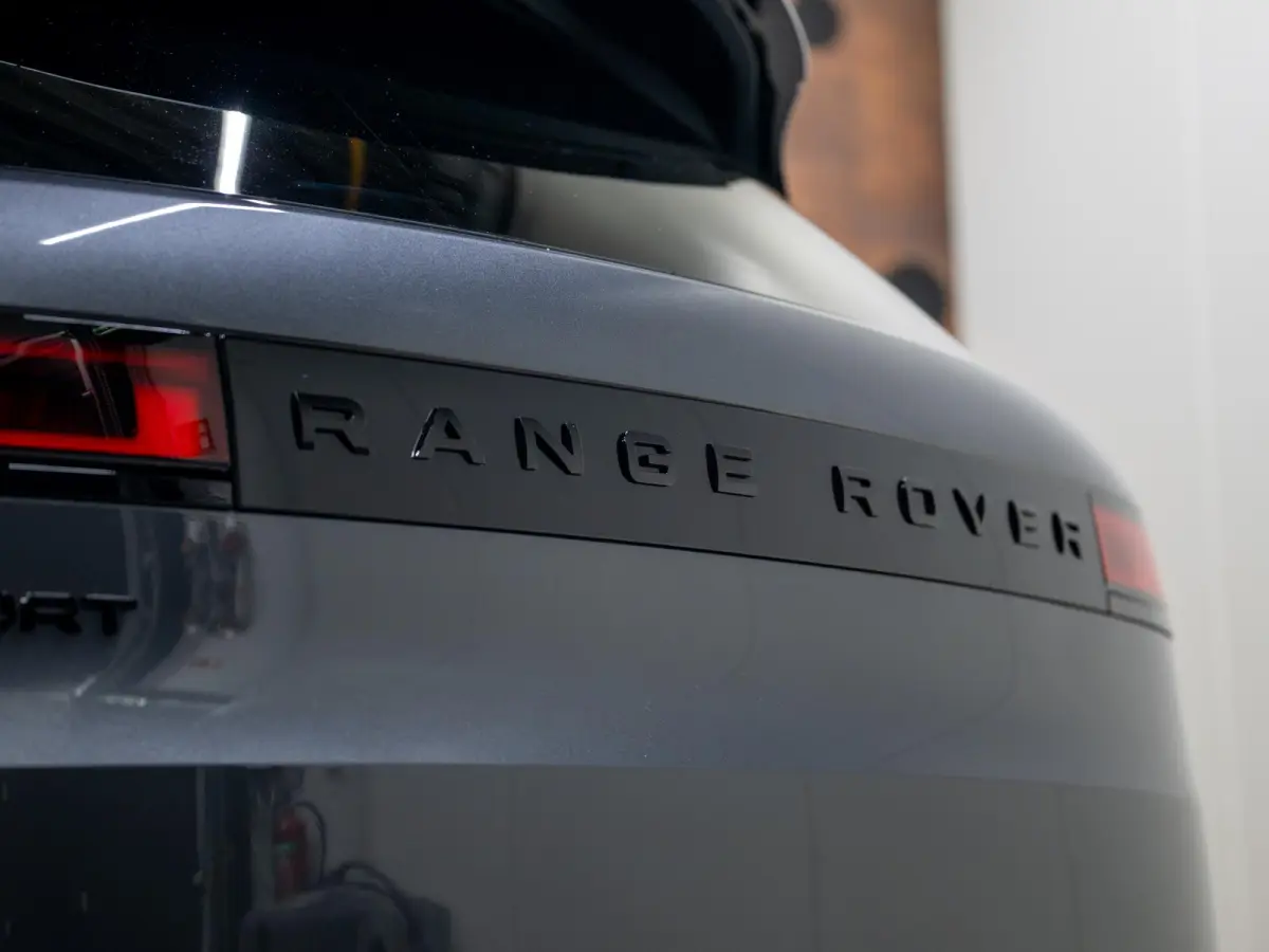 3.0 P550e Autobiography Edition PHEV | Trekhaak | Koelbox | Vierwielbest. | Massage |