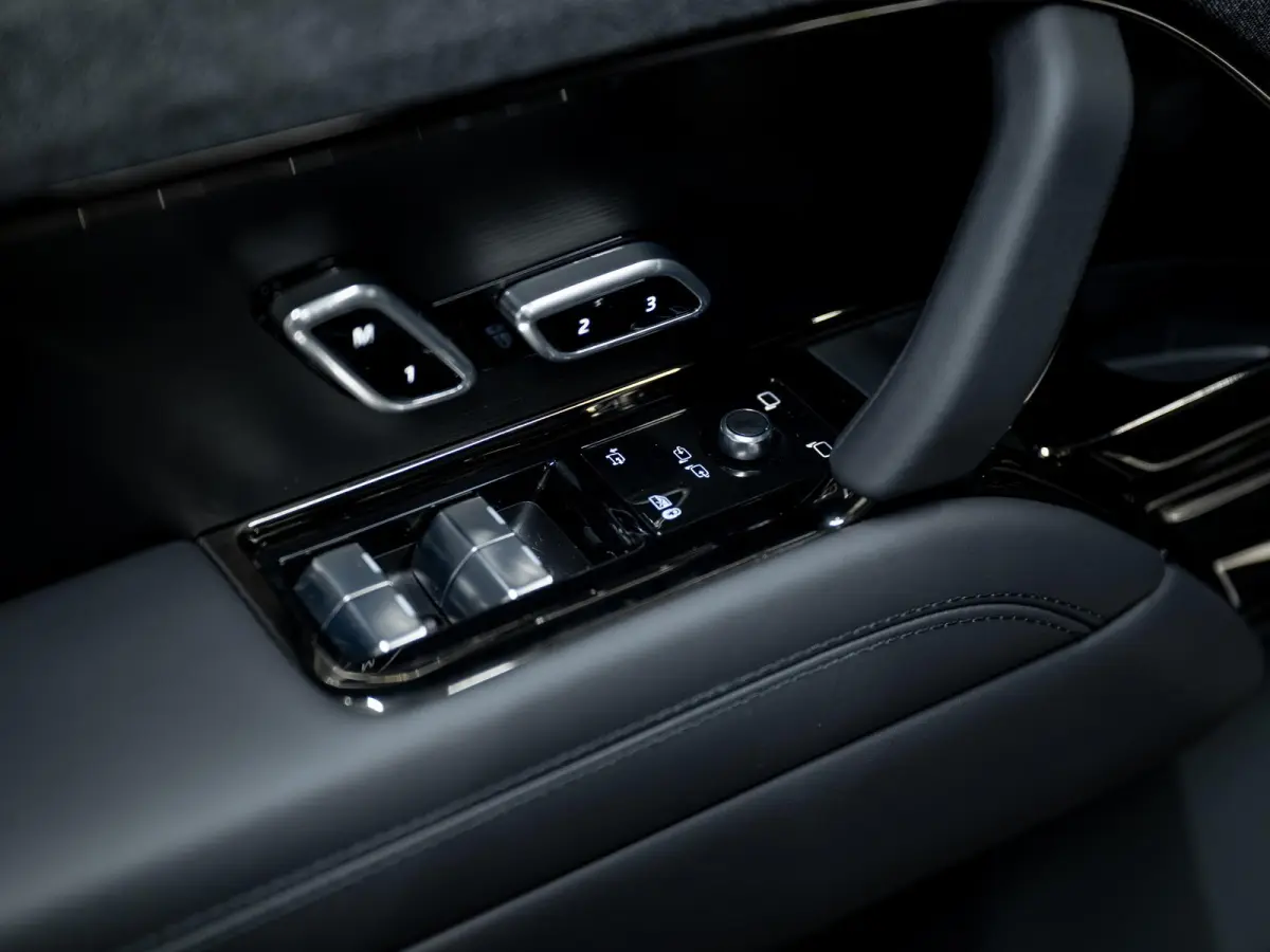 3.0 P550e Autobiography Edition PHEV | Trekhaak | Koelbox | Vierwielbest. | Massage |