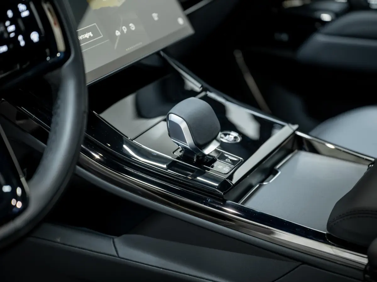3.0 P550e Autobiography Edition PHEV | Trekhaak | Koelbox | Vierwielbest. | Massage |