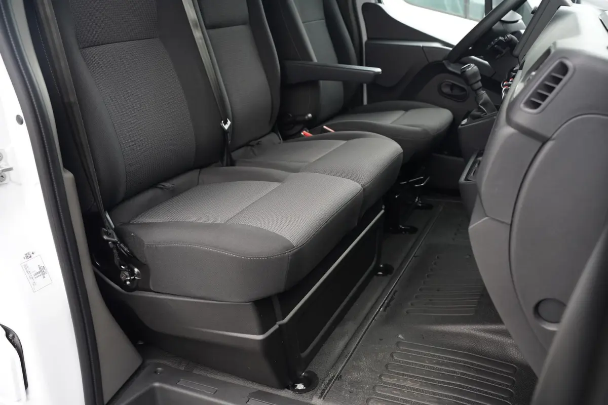 2.3 DCI 135 pk L3H2 Navi, Camera, Laadruimte Pakket, PDC V+A, 270 Graden Deuren, Smartphone Lader, 3-Zits, Nieuw