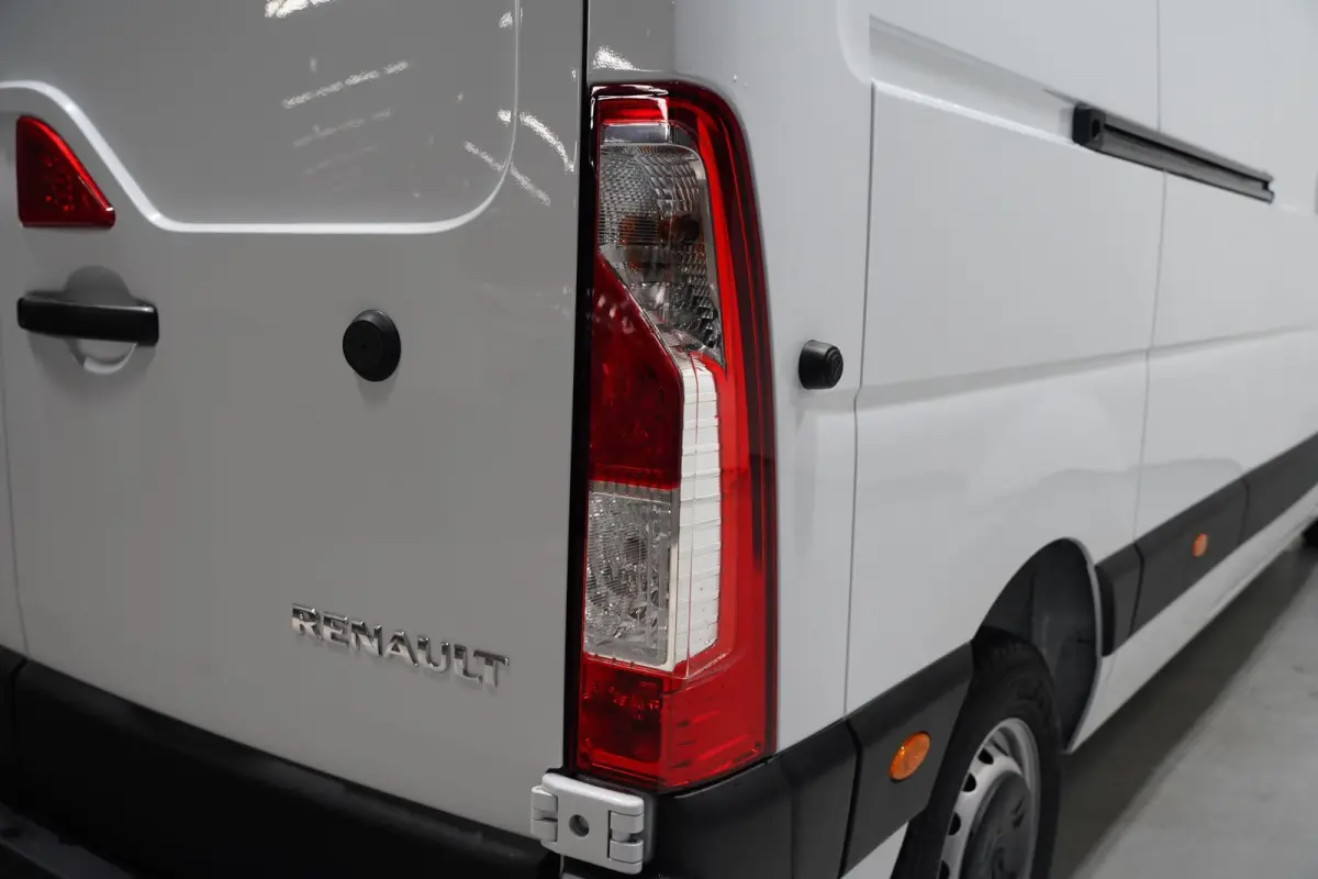 2.3 DCI 135 pk L3H2 Navi, Camera, Laadruimte Pakket, PDC V+A, 270 Graden Deuren, Smartphone Lader, 3-Zits, Nieuw