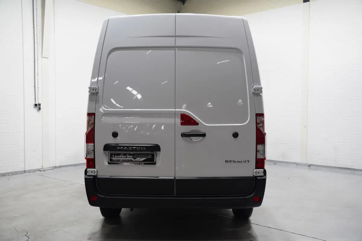 2.3 DCI 135 pk L3H2 Navi, Camera, Laadruimte Pakket, PDC V+A, 270 Graden Deuren, Smartphone Lader, 3-Zits, Nieuw