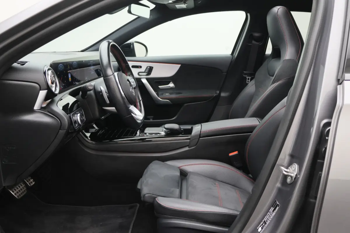 180 Business Solution AMG Panoramadak, Memory-Stoelen, Camera, Virtual Cockpit, Sfeerverlichting, LED, 18''