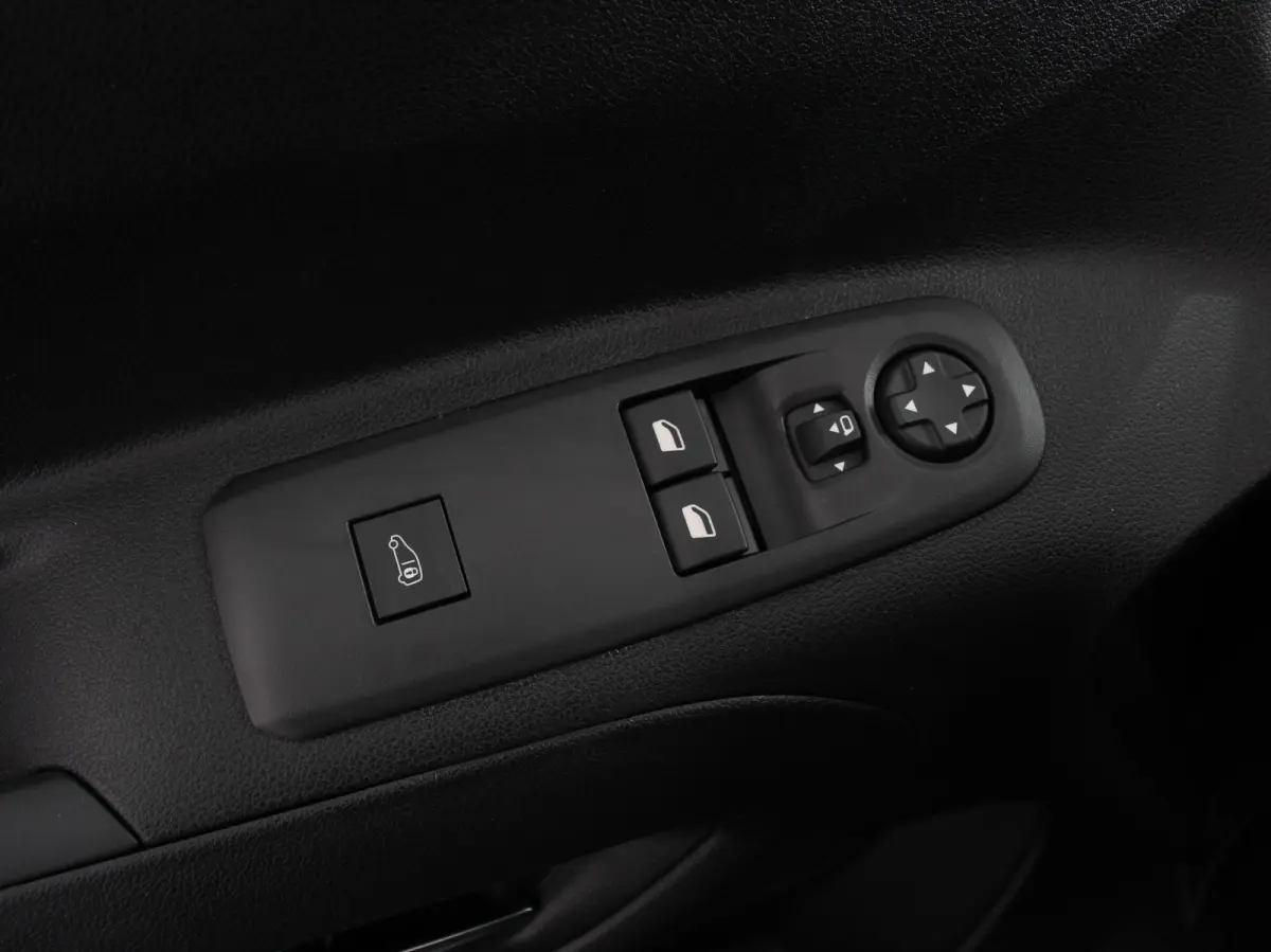 1.5 BlueHDi 130 S&S L2 Automaat Apple Carplay / Android Auto Navigatie Trekhaak Airco Camera Cruise Control Parkeersensoren V+A DAB