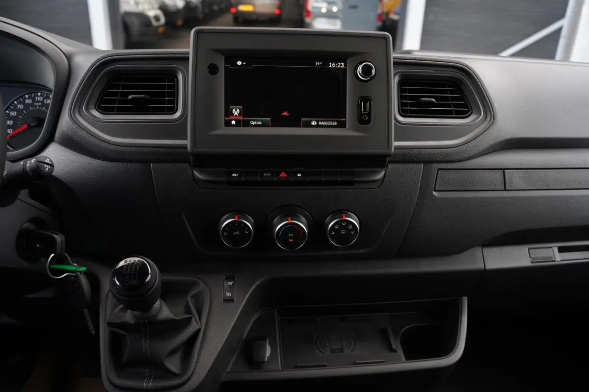2.3 DCI 135 pk L3H2 Navi, Camera, Laadruimte Pakket, PDC V+A, 270 Graden Deuren, Smartphone Lader, 3-Zits, Nieuw
