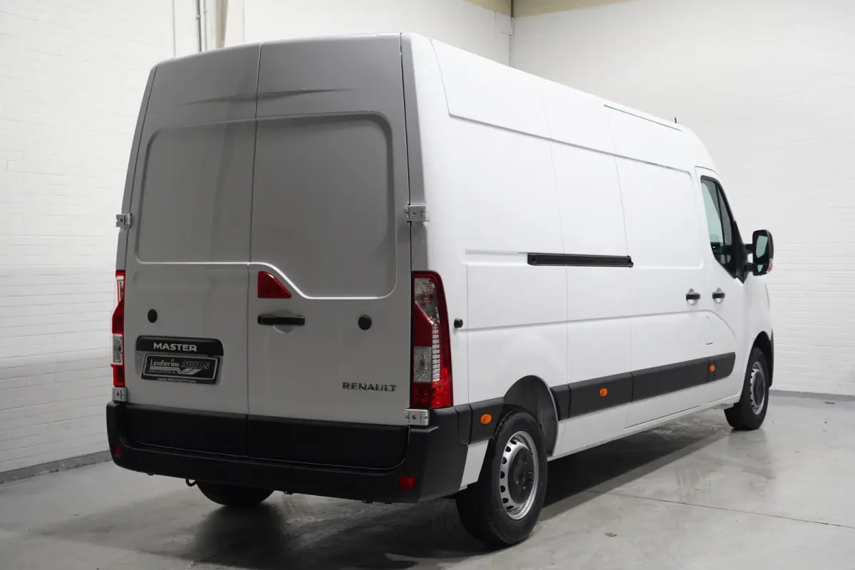 2.3 DCI 135 pk L3H2 Navi, Camera, Laadruimte Pakket, PDC V+A, 270 Graden Deuren, Smartphone Lader, 3-Zits, Nieuw
