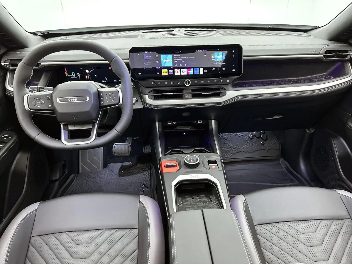 1.6 e-Hybrid Plug-In First Edition Panorama dak | 360 Camera | massagestoelen + ventilatie + verwarming