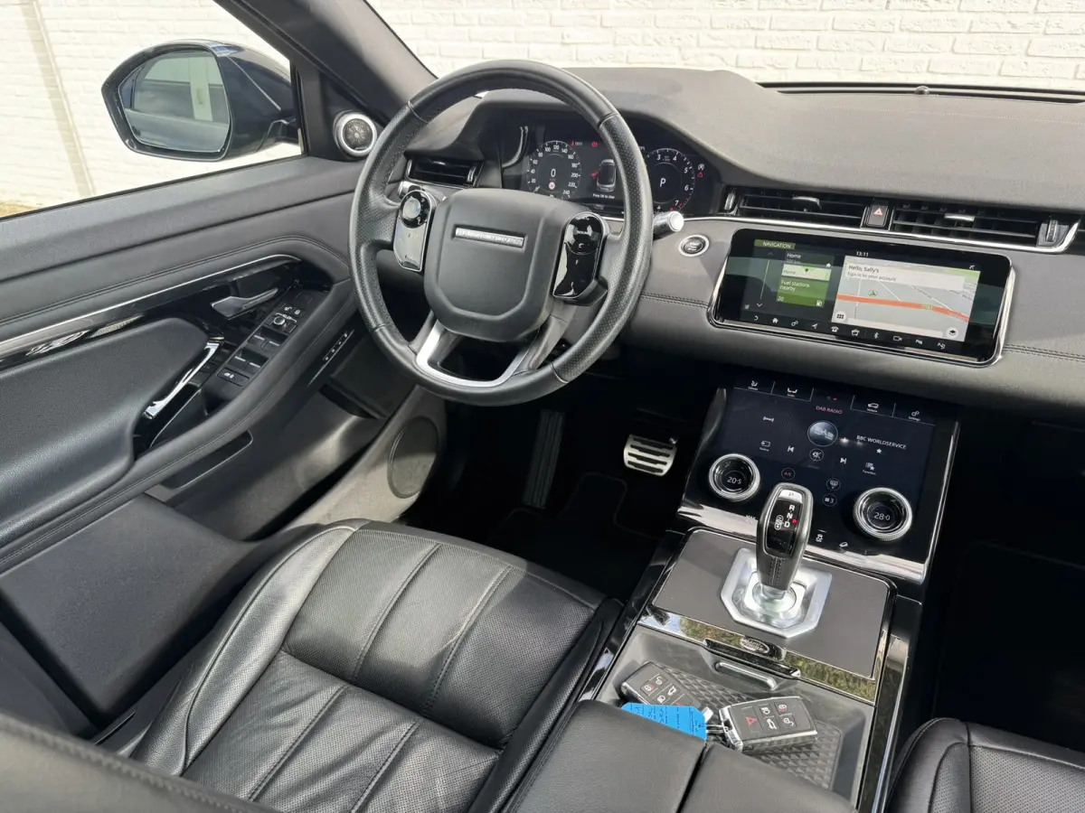 2.0 P200 AWD R-Dynamic HSE 2x Memory Carplay Camera Panorama All season banden