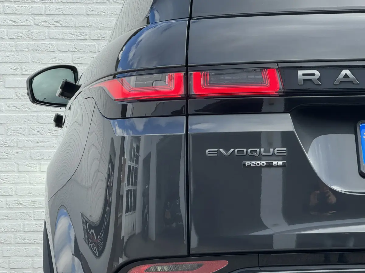 2.0 P200 AWD R-Dynamic HSE 2x Memory Carplay Camera Panorama All season banden