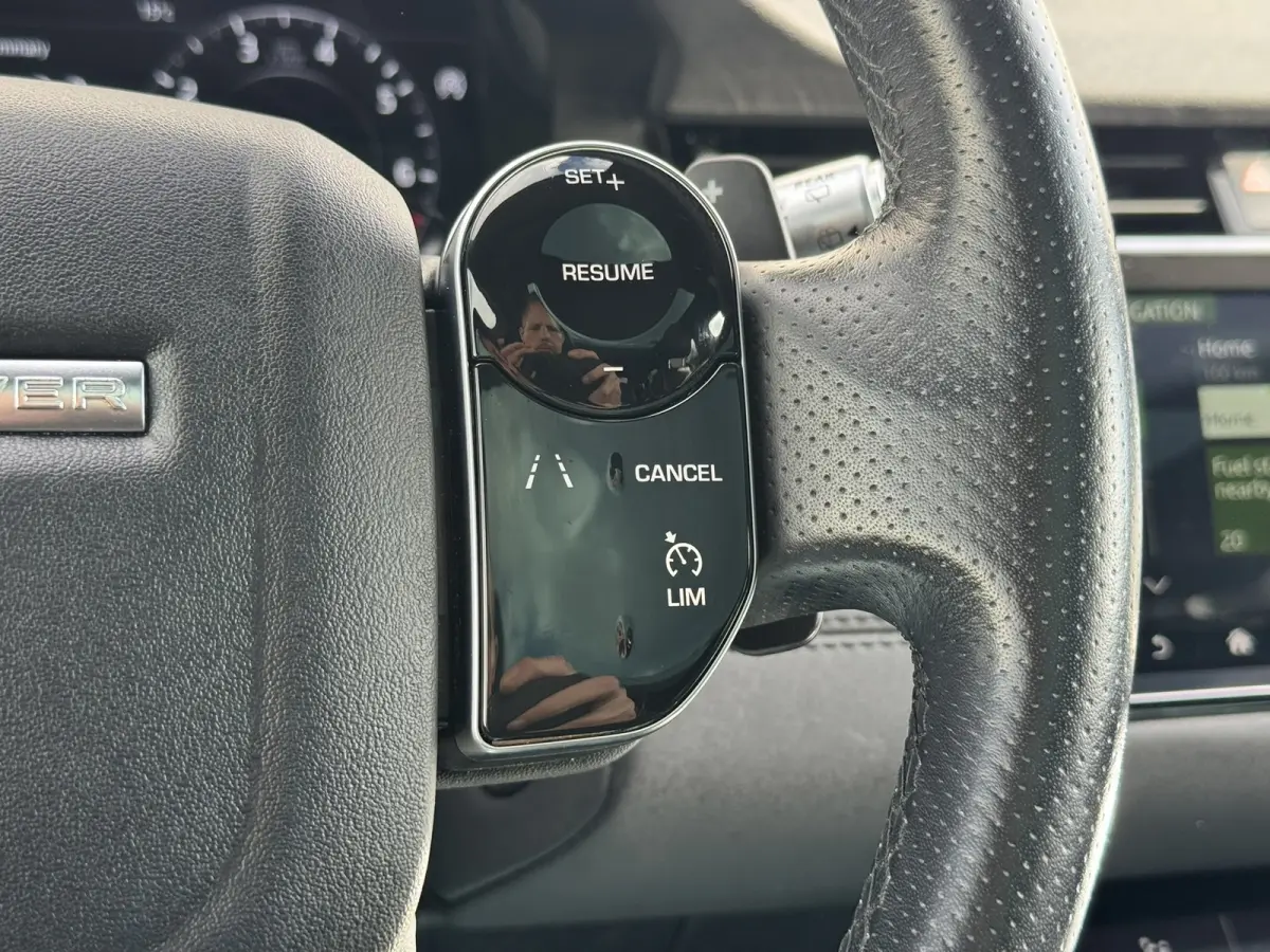 2.0 P200 AWD R-Dynamic HSE 2x Memory Carplay Camera Panorama All season banden