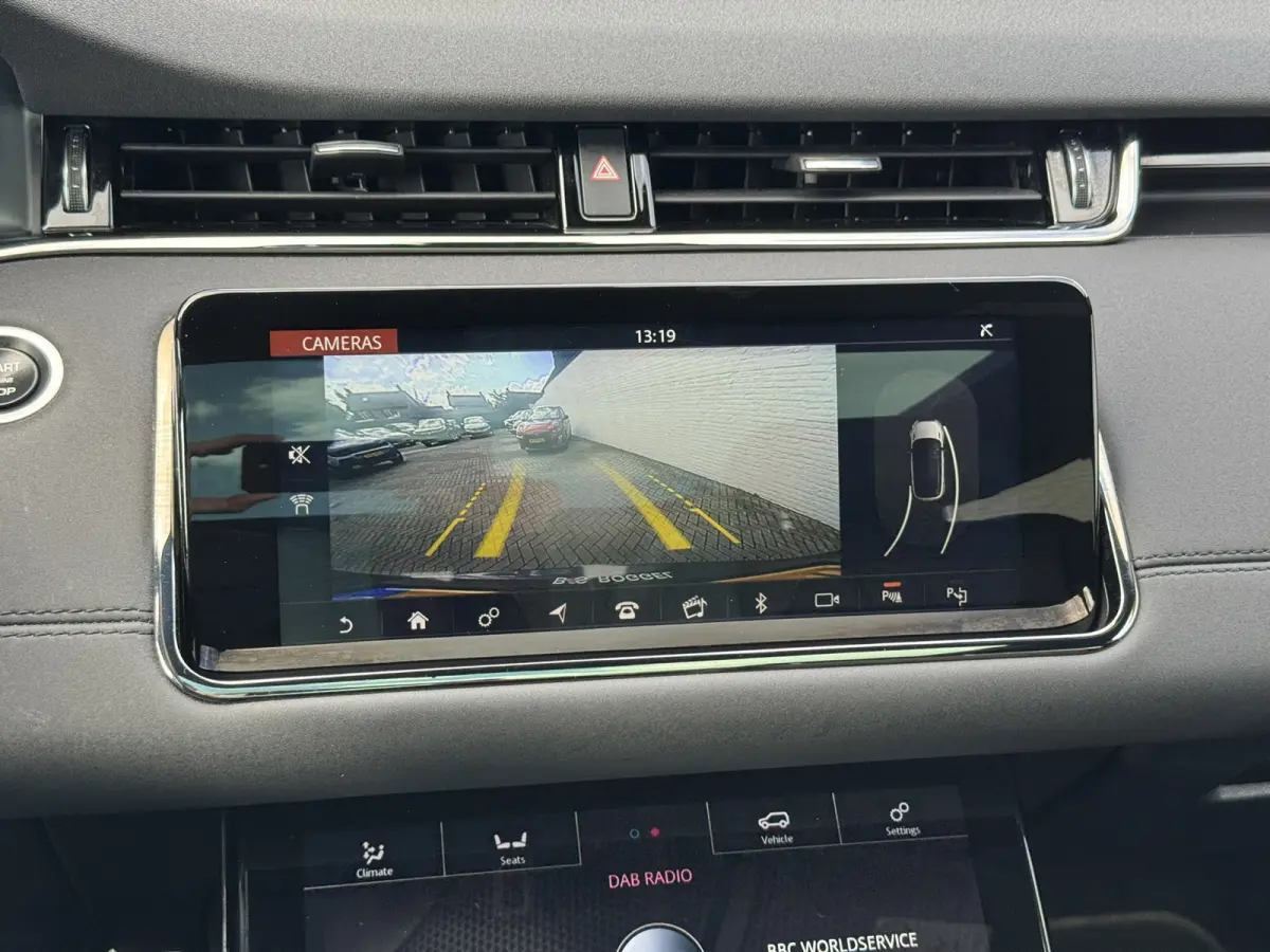 2.0 P200 AWD R-Dynamic HSE 2x Memory Carplay Camera Panorama All season banden