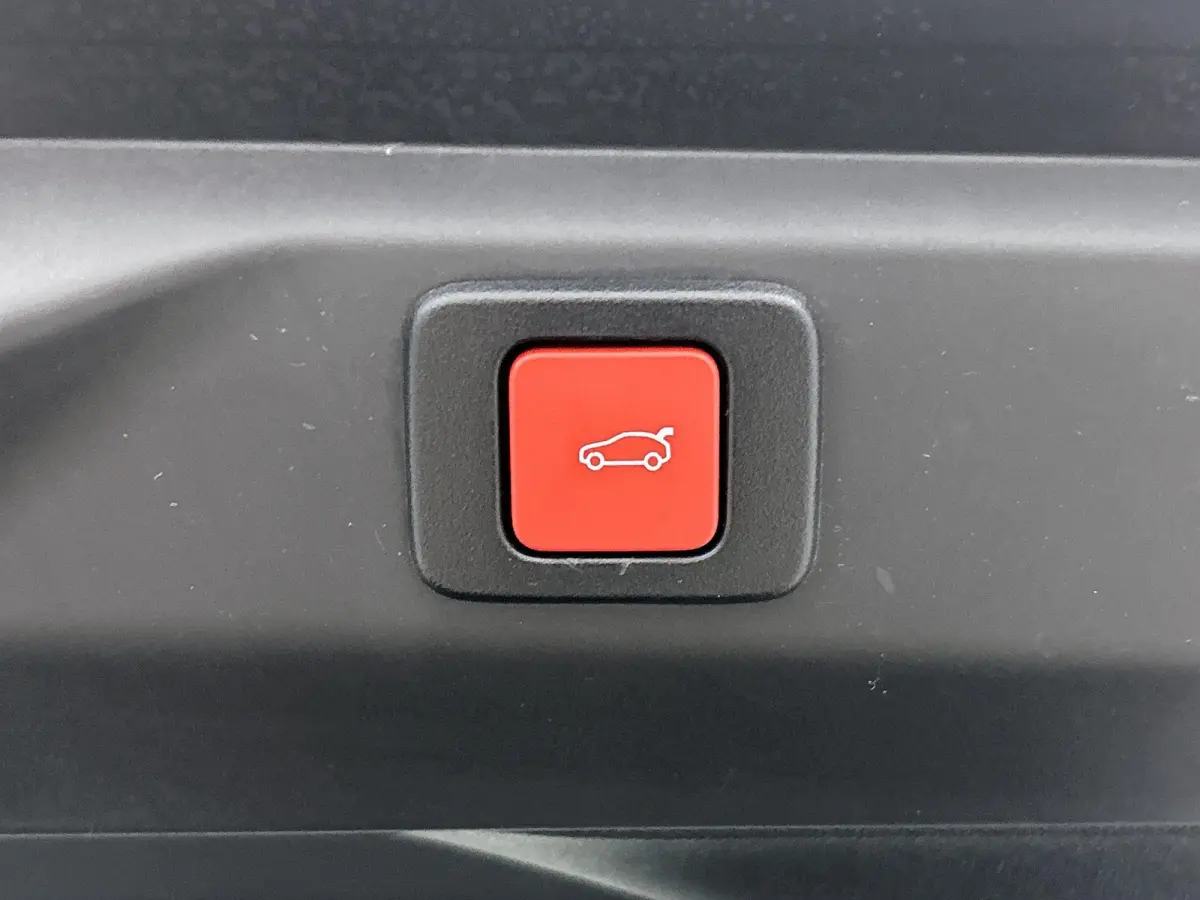 1.6 plug-in Hybrid 225pk GT Exclusive | DEMO deal! | Lederen bekleding | Panoramisch schuif kanteldak | Elektrische achterklep | Complete uitvoering |