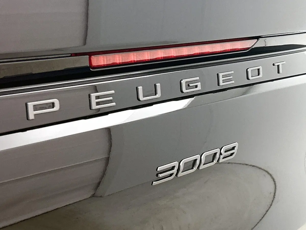 1.6 plug-in Hybrid 225pk GT Exclusive | DEMO deal! | Lederen bekleding | Panoramisch schuif kanteldak | Elektrische achterklep | Complete uitvoering |