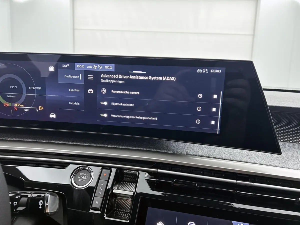 1.6 plug-in Hybrid 225pk GT Exclusive | DEMO deal! | Lederen bekleding | Panoramisch schuif kanteldak | Elektrische achterklep | Complete uitvoering |