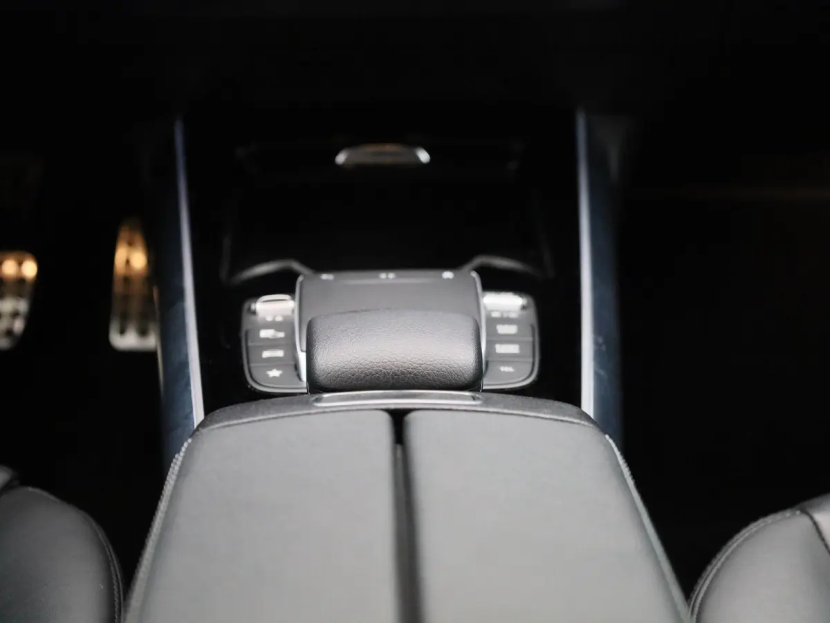 250 e Business Solution AMG Limited | Automaat | Panorama dak | Focal audio | Sfeer verlichting | Apple carplay / Android auto | Virtual cockpit | Camera | Navigatie | Stoel verwarming | DAB