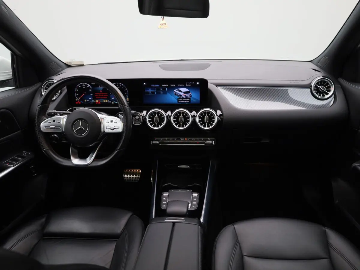 250 e Business Solution AMG Limited | Automaat | Panorama dak | Focal audio | Sfeer verlichting | Apple carplay / Android auto | Virtual cockpit | Camera | Navigatie | Stoel verwarming | DAB