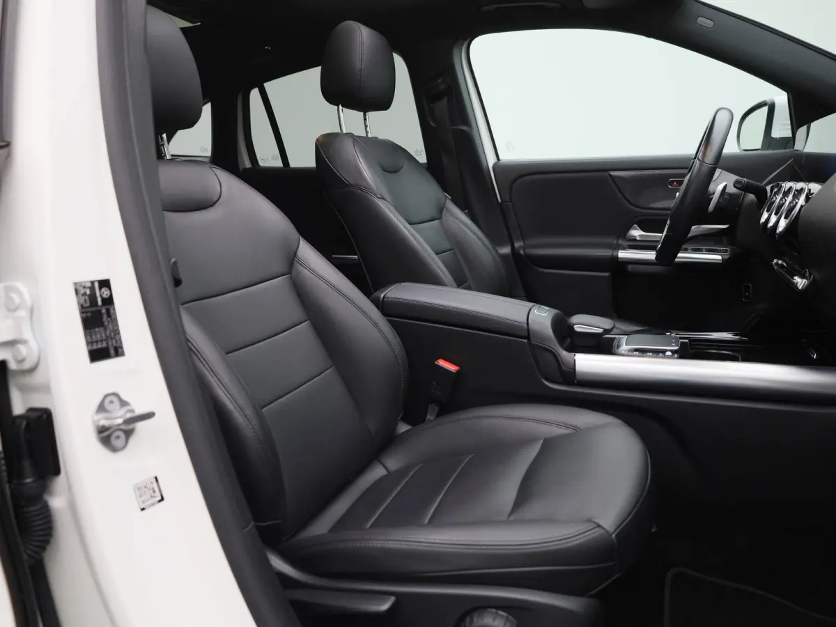 250 e Business Solution AMG Limited | Automaat | Panorama dak | Focal audio | Sfeer verlichting | Apple carplay / Android auto | Virtual cockpit | Camera | Navigatie | Stoel verwarming | DAB