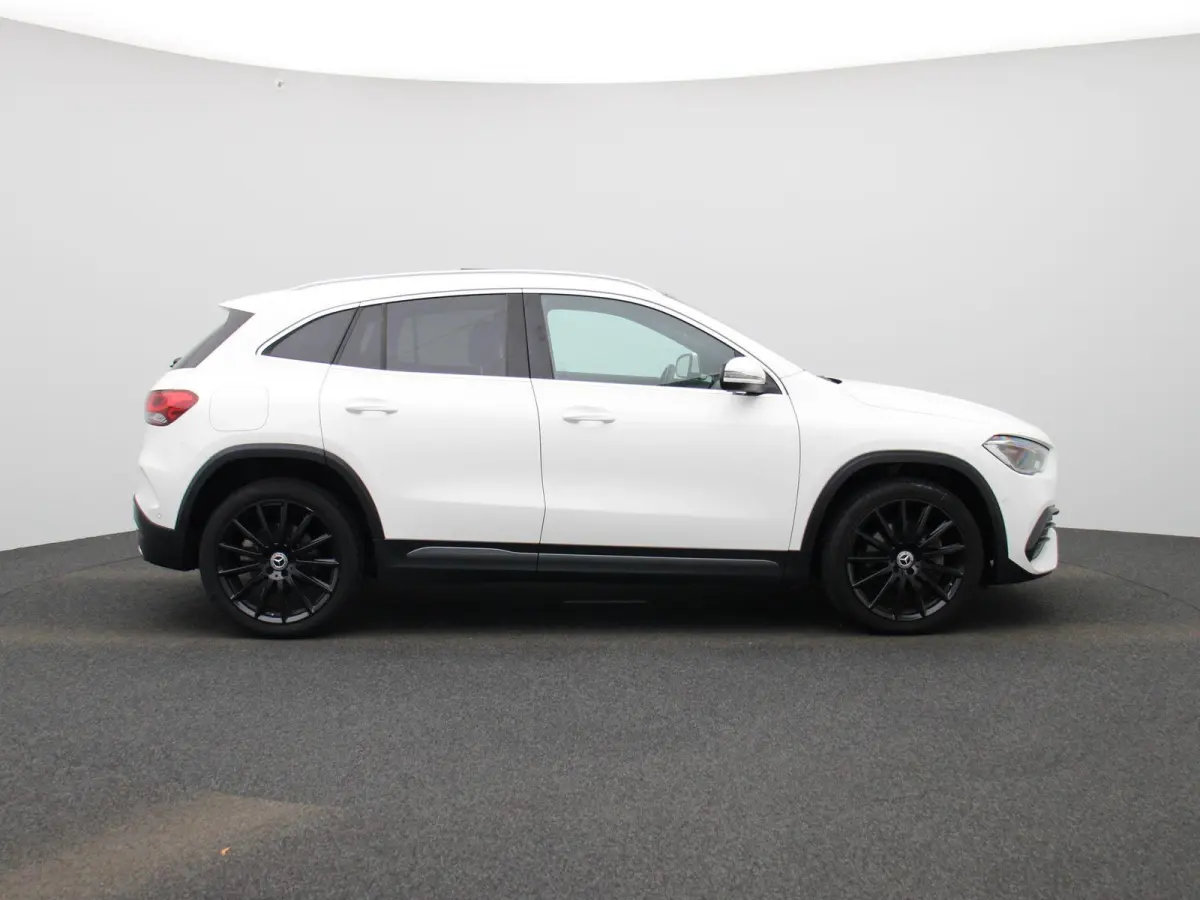 250 e Business Solution AMG Limited | Automaat | Panorama dak | Focal audio | Sfeer verlichting | Apple carplay / Android auto | Virtual cockpit | Camera | Navigatie | Stoel verwarming | DAB