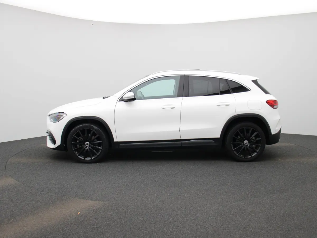 250 e Business Solution AMG Limited | Automaat | Panorama dak | Focal audio | Sfeer verlichting | Apple carplay / Android auto | Virtual cockpit | Camera | Navigatie | Stoel verwarming | DAB
