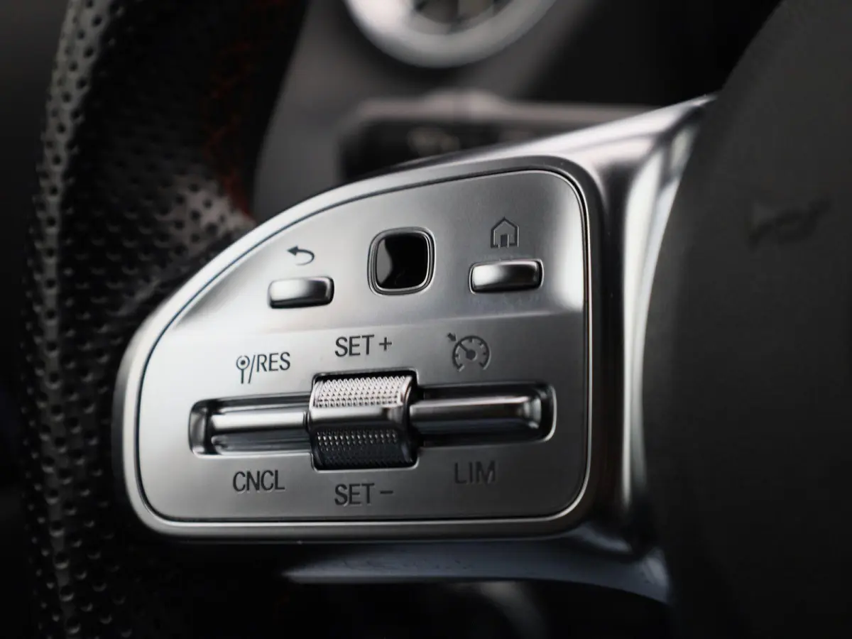250 e Business Solution AMG Limited | Automaat | Panorama dak | Focal audio | Sfeer verlichting | Apple carplay / Android auto | Virtual cockpit | Camera | Navigatie | Stoel verwarming | DAB
