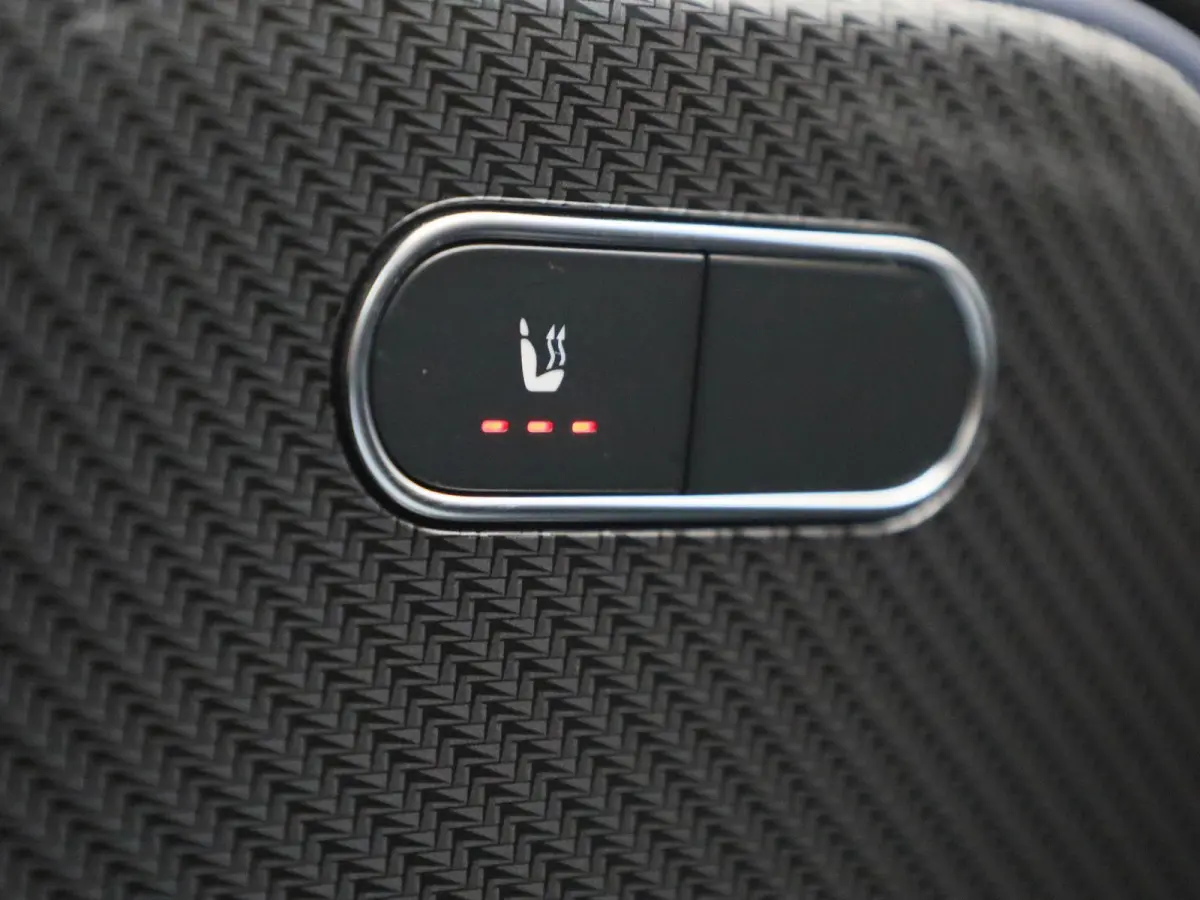 250 e Business Solution AMG Limited | Automaat | Panorama dak | Focal audio | Sfeer verlichting | Apple carplay / Android auto | Virtual cockpit | Camera | Navigatie | Stoel verwarming | DAB