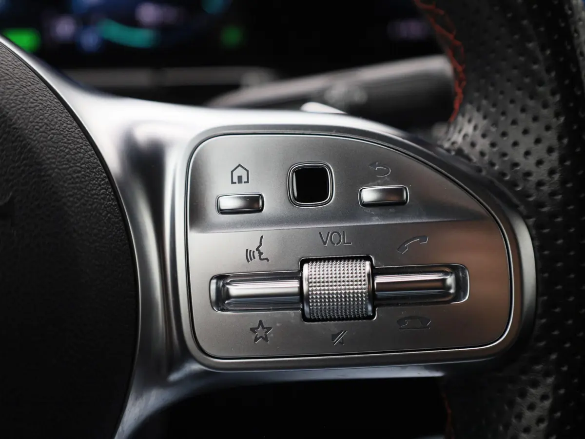 250 e Business Solution AMG Limited | Automaat | Panorama dak | Focal audio | Sfeer verlichting | Apple carplay / Android auto | Virtual cockpit | Camera | Navigatie | Stoel verwarming | DAB