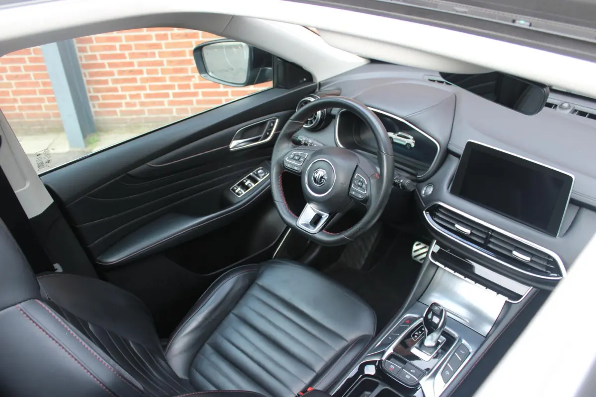 1.5 TGDI Luxury | Panorama dak | Cruise Control adap. | Lederen bekleding | Carplay/Android/Navi |