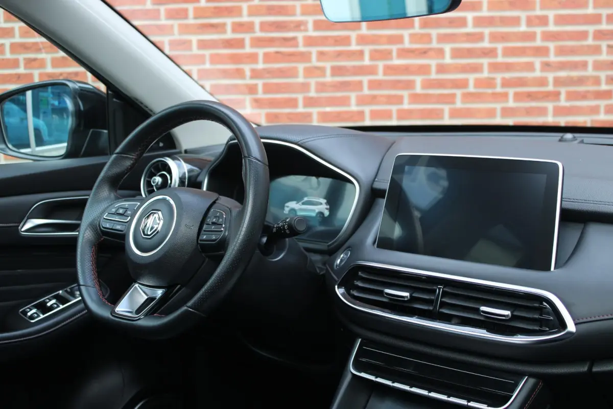 1.5 TGDI Luxury | Panorama dak | Cruise Control adap. | Lederen bekleding | Carplay/Android/Navi |