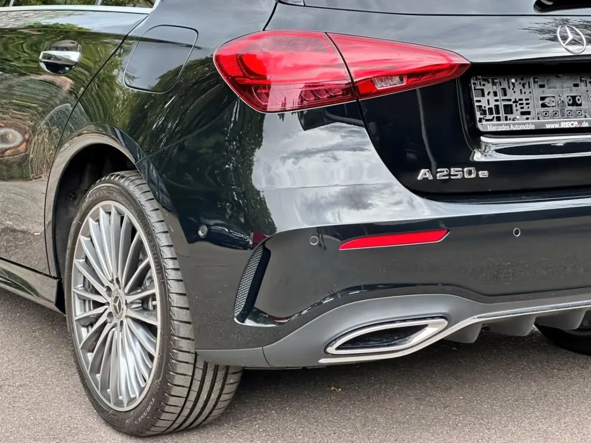 250 e AMG ** HIGH LED, NAVI+, PANO, CAMERA, KEYLESS, SPIEGEL, 19-inch LMV ** Nw - UNFALLFREI ** ** INFORMEER OOK NAAR ONZE AANTREKKELIJKE FINANCIAL-LEASE TARIEVEN **