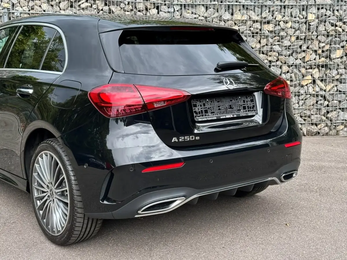 250 e AMG ** HIGH LED, NAVI+, PANO, CAMERA, KEYLESS, SPIEGEL, 19-inch LMV ** Nw - UNFALLFREI ** ** INFORMEER OOK NAAR ONZE AANTREKKELIJKE FINANCIAL-LEASE TARIEVEN **