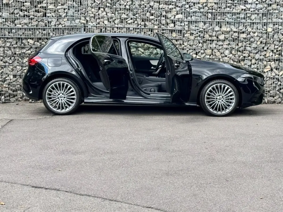 250 e AMG ** HIGH LED, NAVI+, PANO, CAMERA, KEYLESS, SPIEGEL, 19-inch LMV ** Nw - UNFALLFREI ** ** INFORMEER OOK NAAR ONZE AANTREKKELIJKE FINANCIAL-LEASE TARIEVEN **