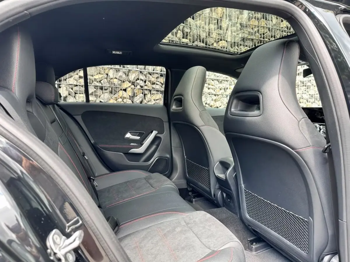 250 e AMG ** HIGH LED, NAVI+, PANO, CAMERA, KEYLESS, SPIEGEL, 19-inch LMV ** Nw - UNFALLFREI ** ** INFORMEER OOK NAAR ONZE AANTREKKELIJKE FINANCIAL-LEASE TARIEVEN **