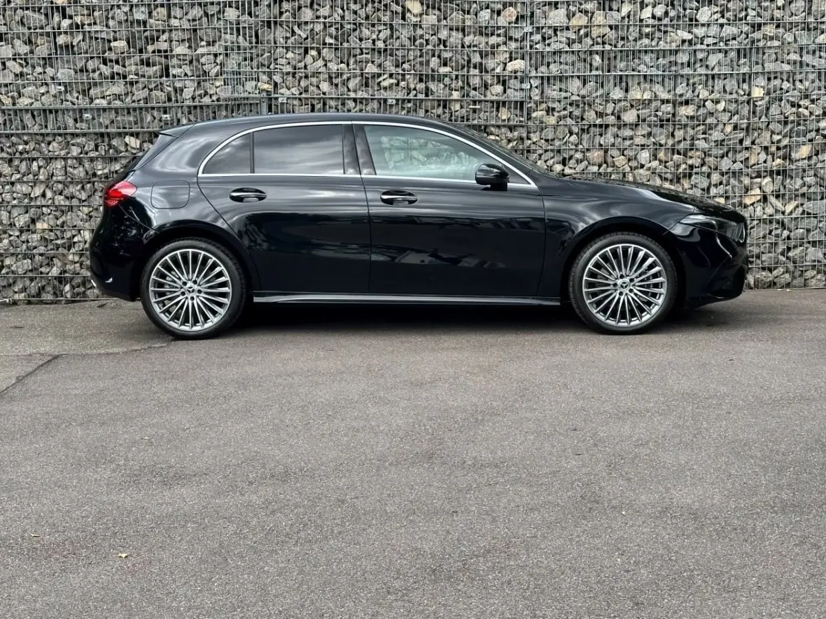 250 e AMG ** HIGH LED, NAVI+, PANO, CAMERA, KEYLESS, SPIEGEL, 19-inch LMV ** Nw - UNFALLFREI ** ** INFORMEER OOK NAAR ONZE AANTREKKELIJKE FINANCIAL-LEASE TARIEVEN **