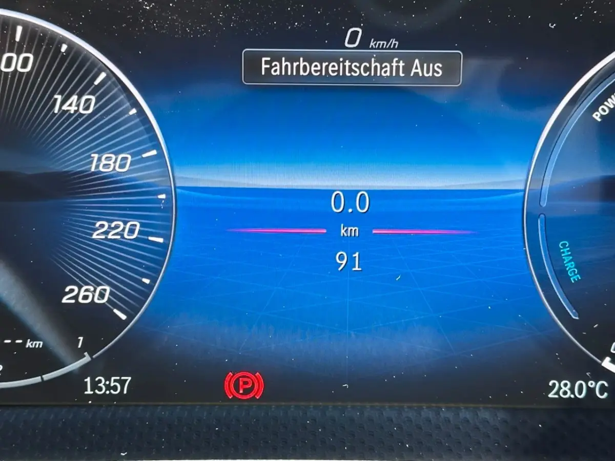 250 e AMG ** HIGH LED, NAVI+, PANO, CAMERA, KEYLESS, SPIEGEL, 19-inch LMV ** Nw - UNFALLFREI ** ** INFORMEER OOK NAAR ONZE AANTREKKELIJKE FINANCIAL-LEASE TARIEVEN **