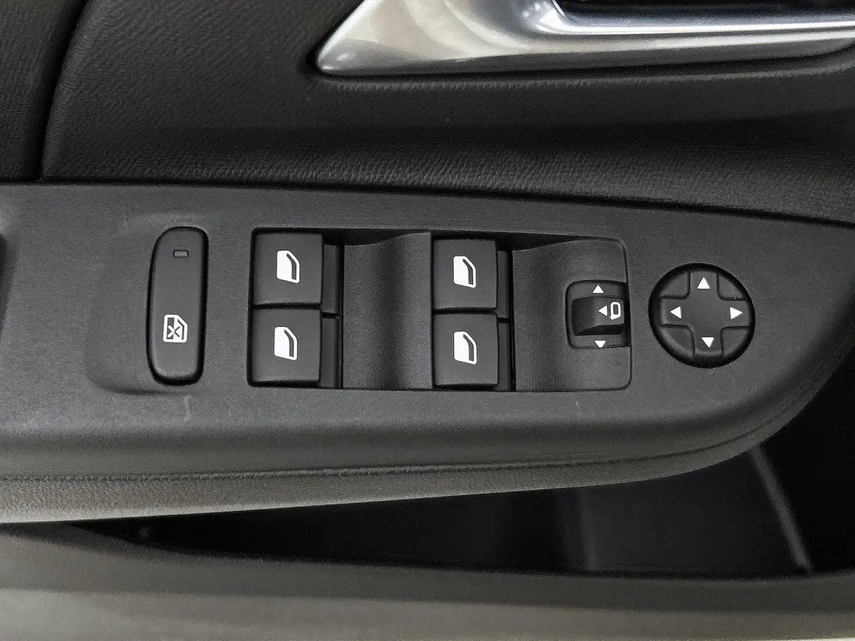 Long Range Business Edition 51 kWh | Cruise Control | Camera | Parkeersensoren | Apple Carplay/Android Auto | Dodehoekdetectie |