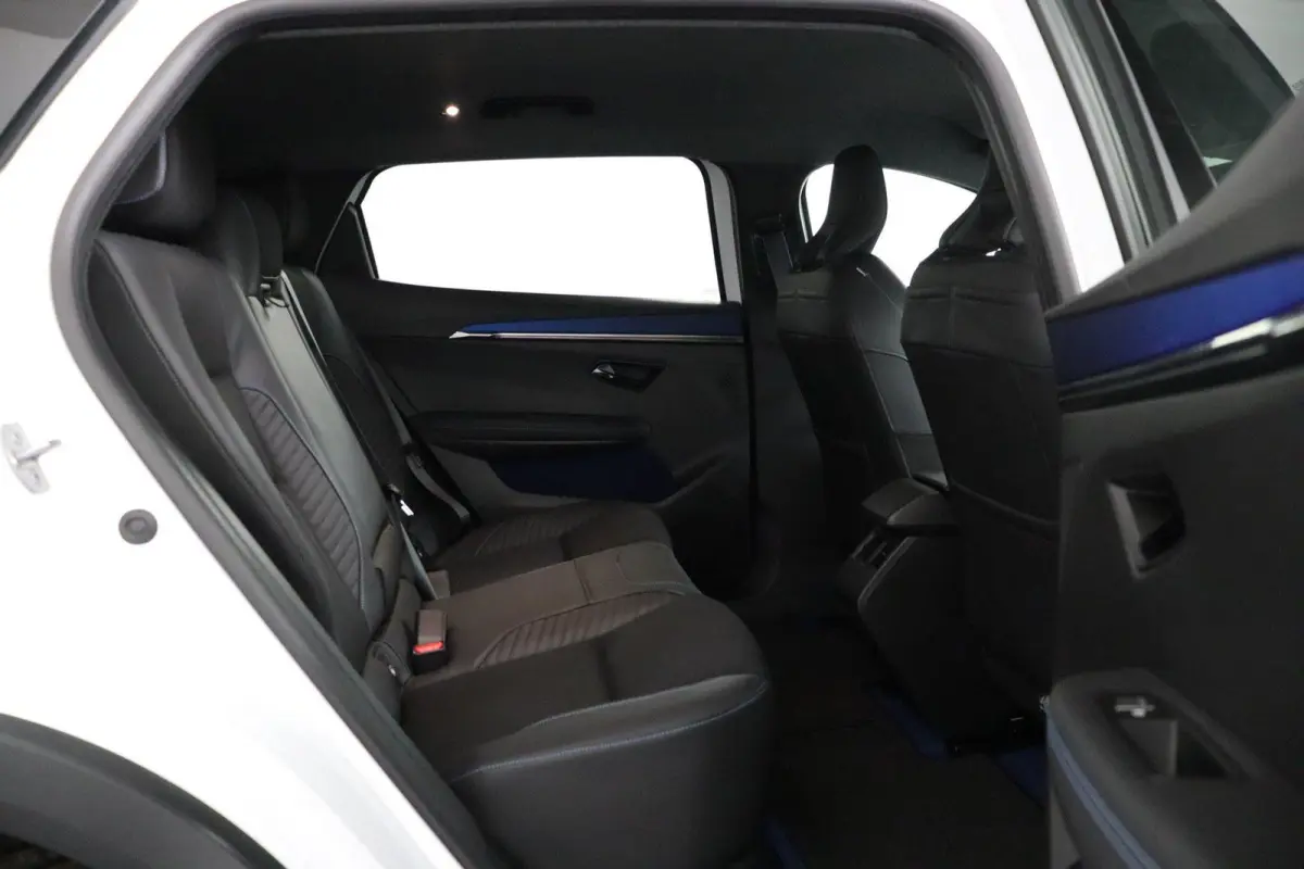 esprit Alpine 220 pk long range | Adaptieve Cruise Control | Achteruitrijcamera |