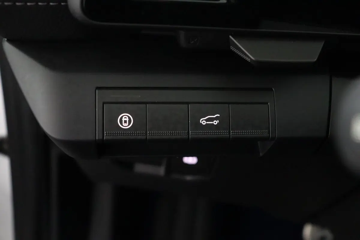 esprit Alpine 220 pk long range | Adaptieve Cruise Control | Achteruitrijcamera |