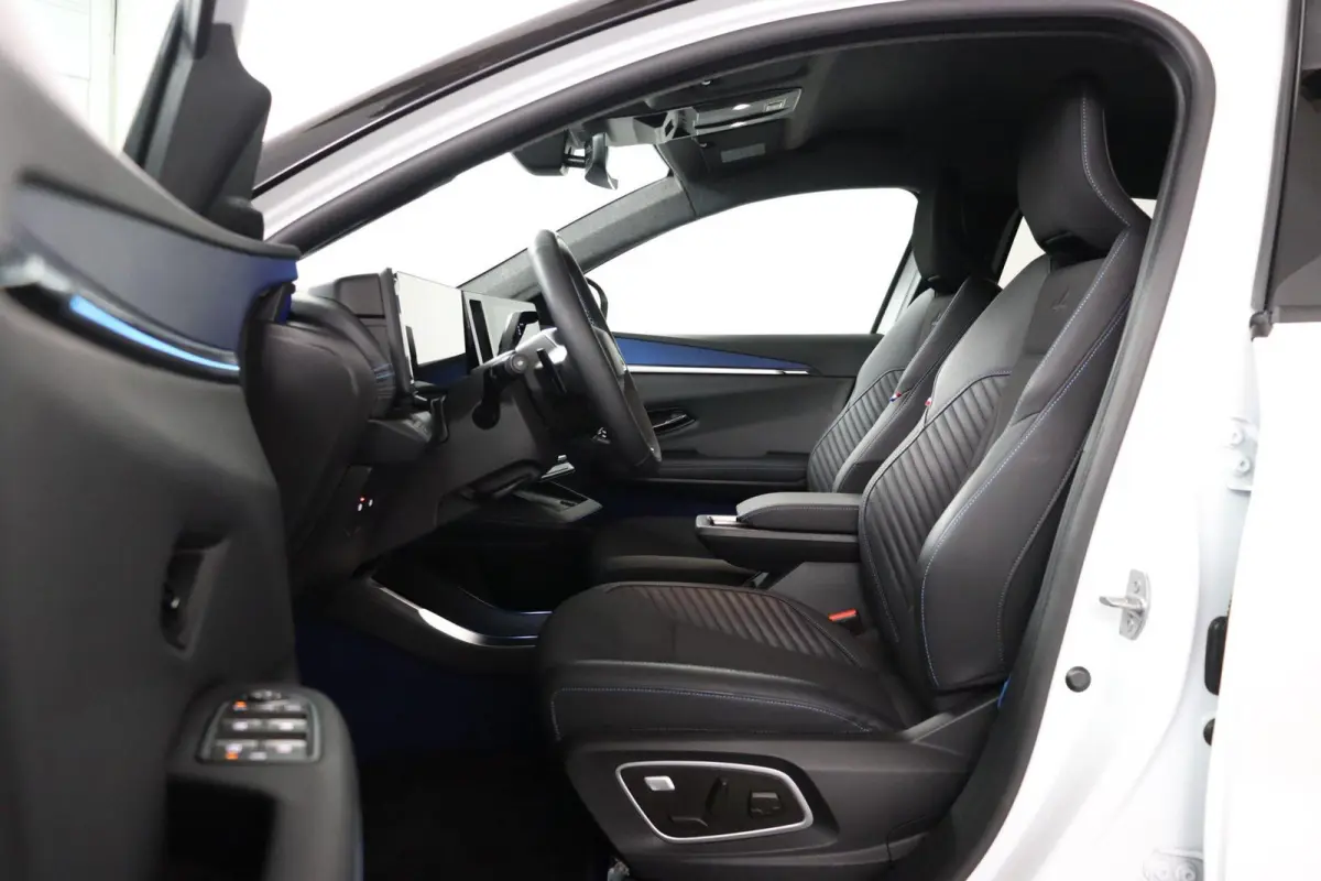 esprit Alpine 220 pk long range | Adaptieve Cruise Control | Achteruitrijcamera |