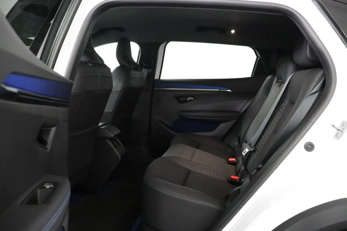 esprit Alpine 220 pk long range | Adaptieve Cruise Control | Achteruitrijcamera |