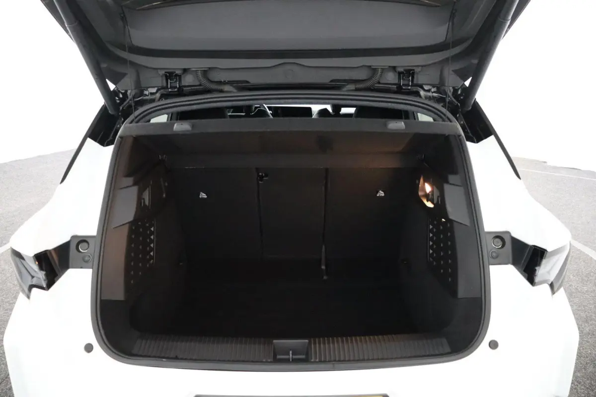 esprit Alpine 220 pk long range | Adaptieve Cruise Control | Achteruitrijcamera |