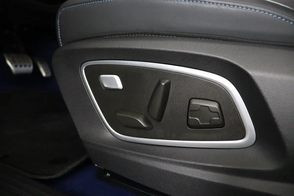 esprit Alpine 220 pk long range | Adaptieve Cruise Control | Achteruitrijcamera |