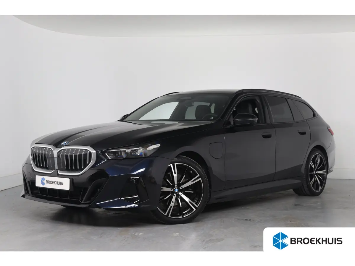 530e M Sport Edition | Harman/Kardon | Panoramadak | Memoryzetels | Luchtvering | LED | Sfeerverlichting | 360 Camera Clima | Keyless