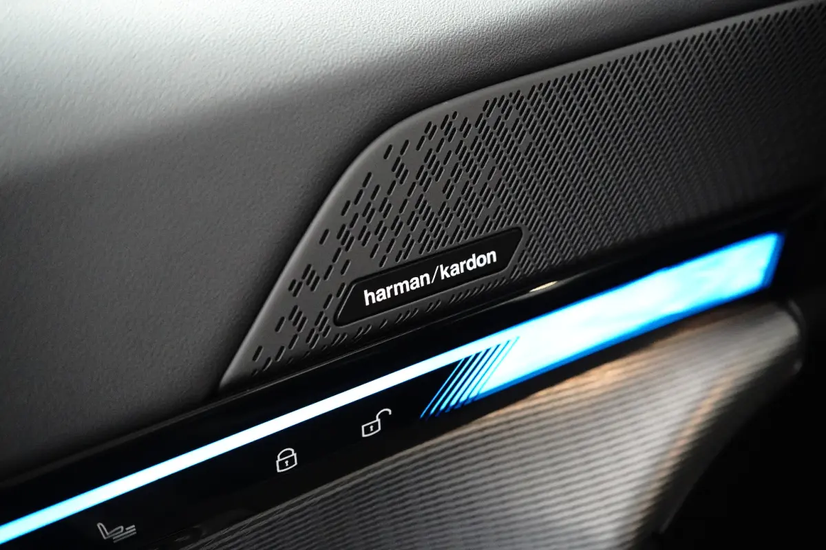 530e M Sport Edition | Harman/Kardon | Panoramadak | Memoryzetels | Luchtvering | LED | Sfeerverlichting | 360 Camera Clima | Keyless