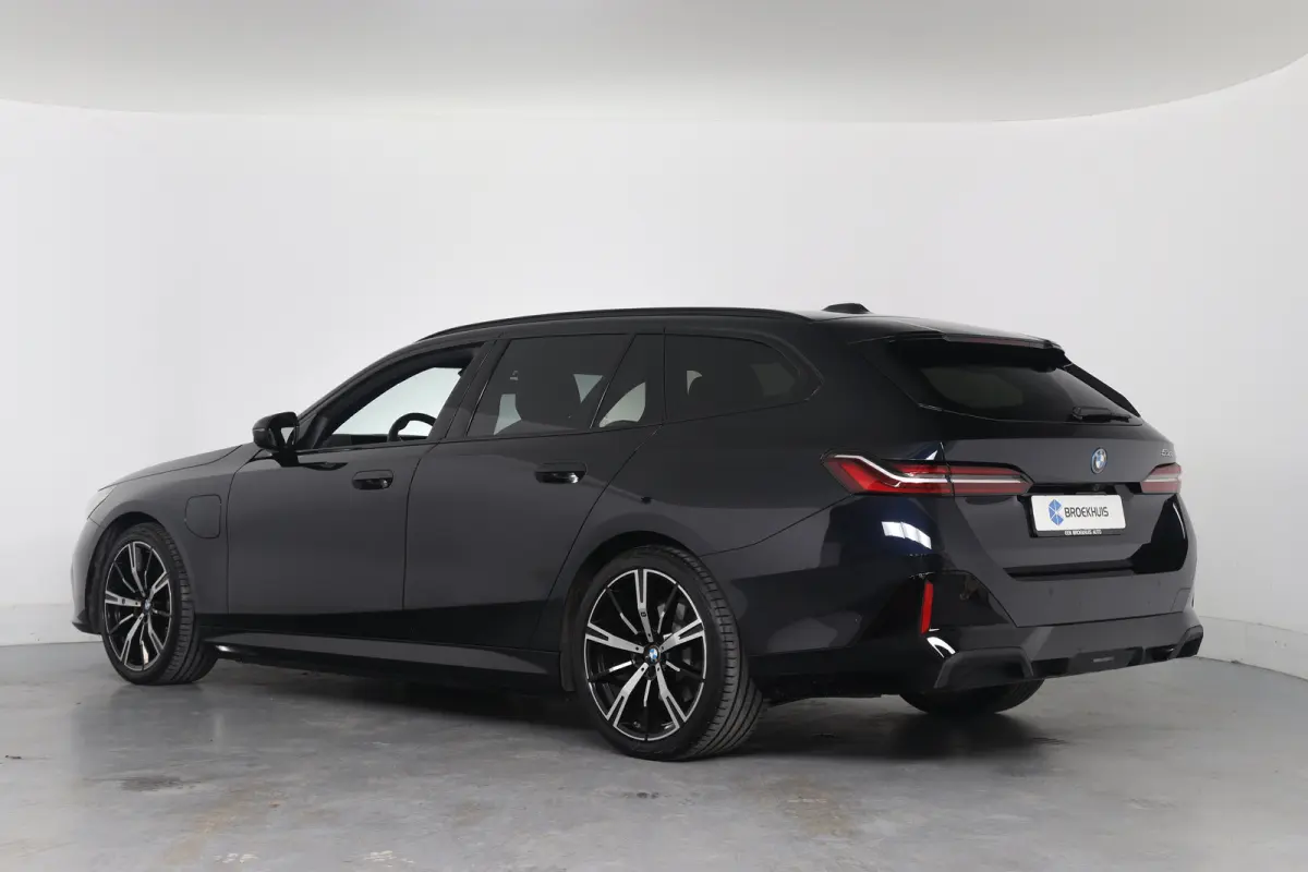 530e M Sport Edition | Harman/Kardon | Panoramadak | Memoryzetels | Luchtvering | LED | Sfeerverlichting | 360 Camera Clima | Keyless