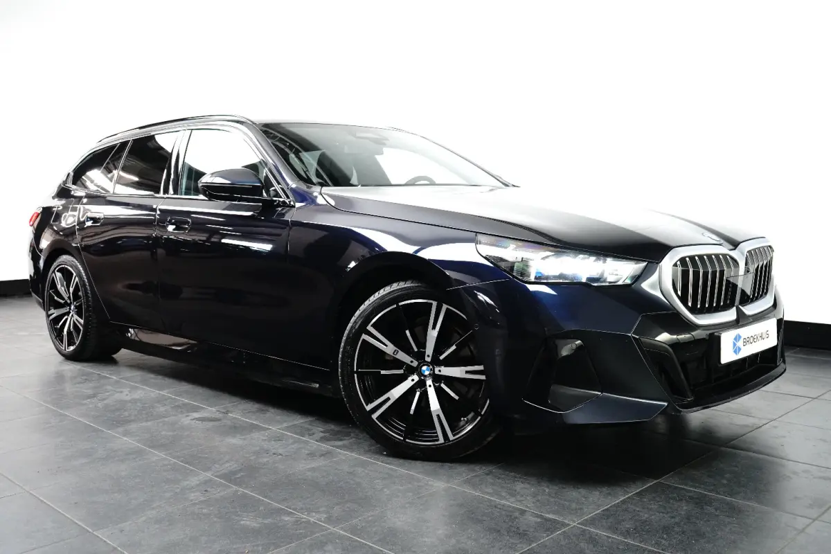530e M Sport Edition | Harman/Kardon | Panoramadak | Memoryzetels | Luchtvering | LED | Sfeerverlichting | 360 Camera Clima | Keyless