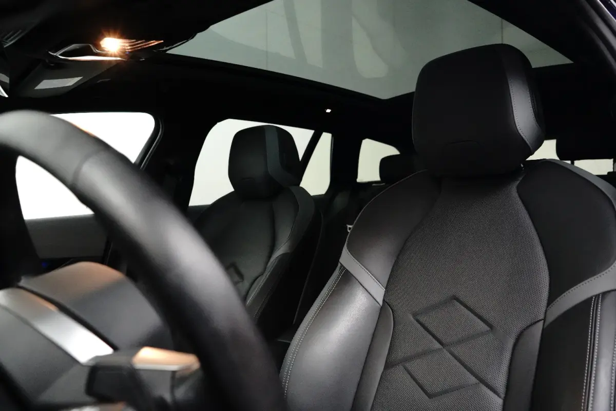530e M Sport Edition | Harman/Kardon | Panoramadak | Memoryzetels | Luchtvering | LED | Sfeerverlichting | 360 Camera Clima | Keyless