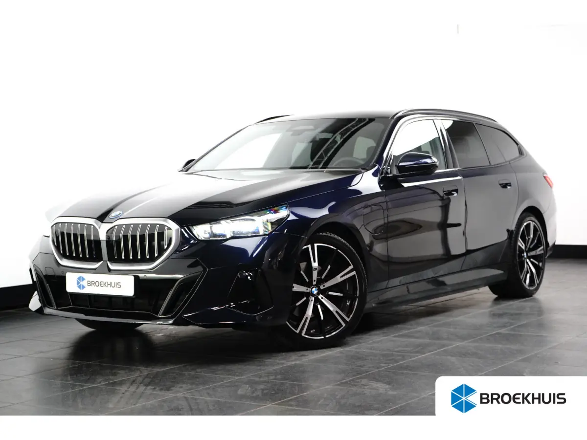 530e M Sport Edition | Harman/Kardon | Panoramadak | Memoryzetels | Luchtvering | LED | Sfeerverlichting | 360 Camera Clima | Keyless