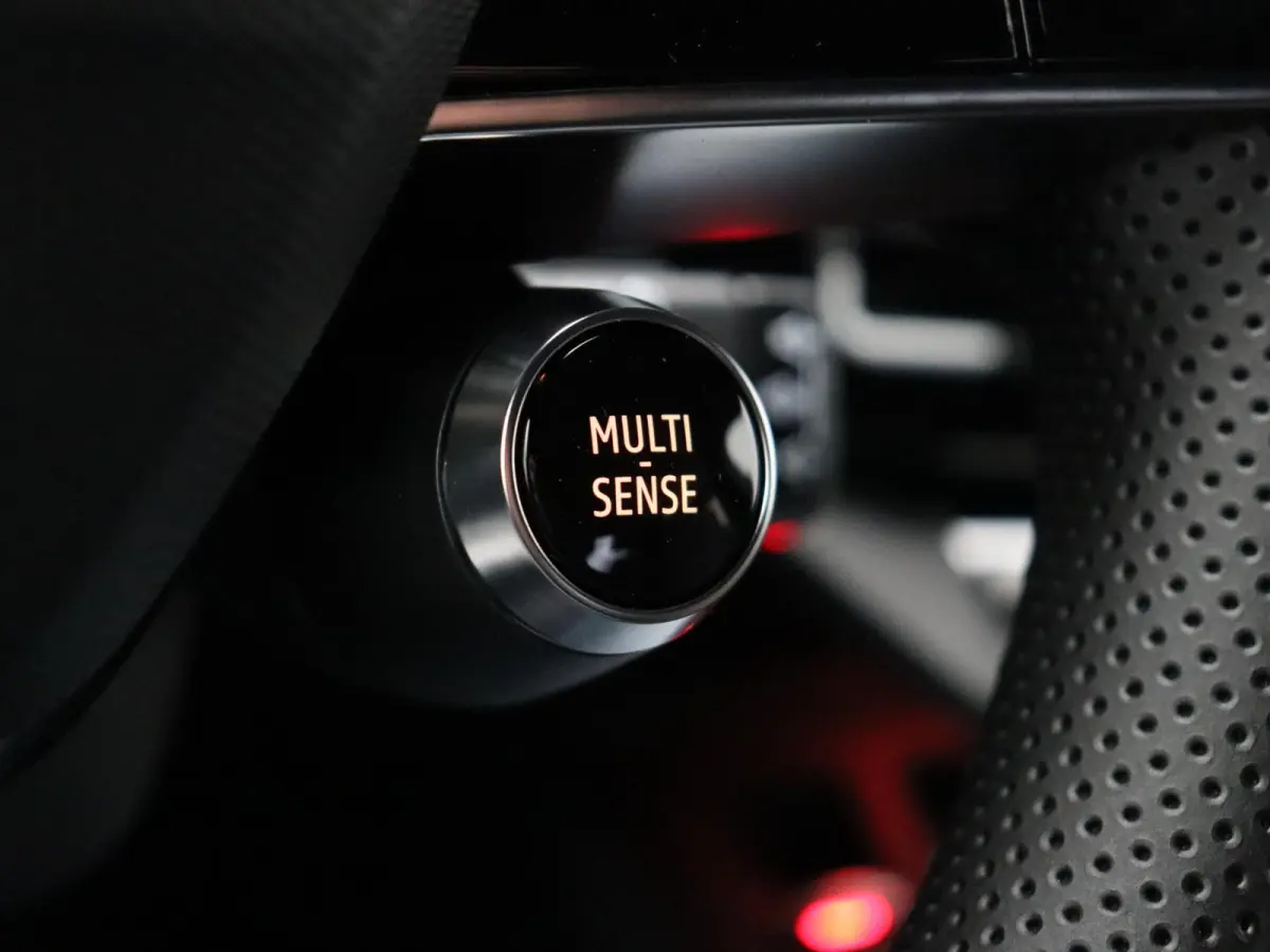 comfort range techno 52 kWh | Vijf jaar garantie | Stoel- en stuurwielverwarming | Blind spot warning | Easy park assist |
